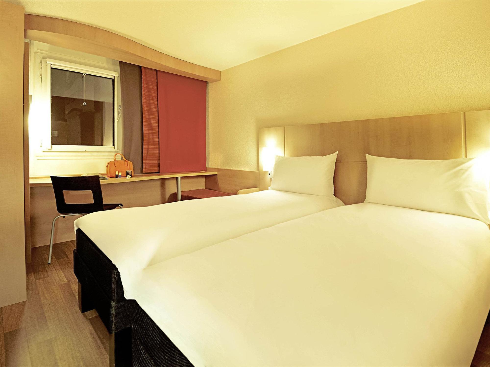 Ibis Paris Pont De Longchamp Hotel 3*