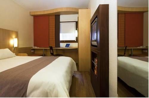 Ibis Paris Pont De Longchamp Hotel